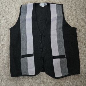 Men's Black and Gray Vest